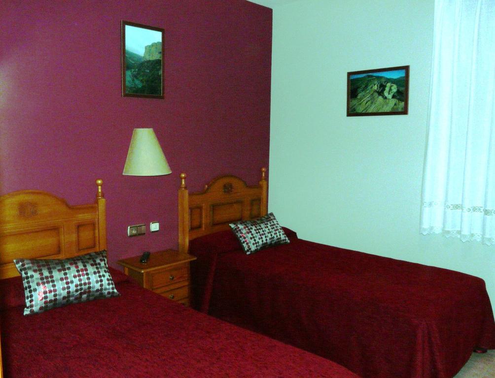 Hostal Rural Casa Castro Alberuela de la Liena Esterno foto