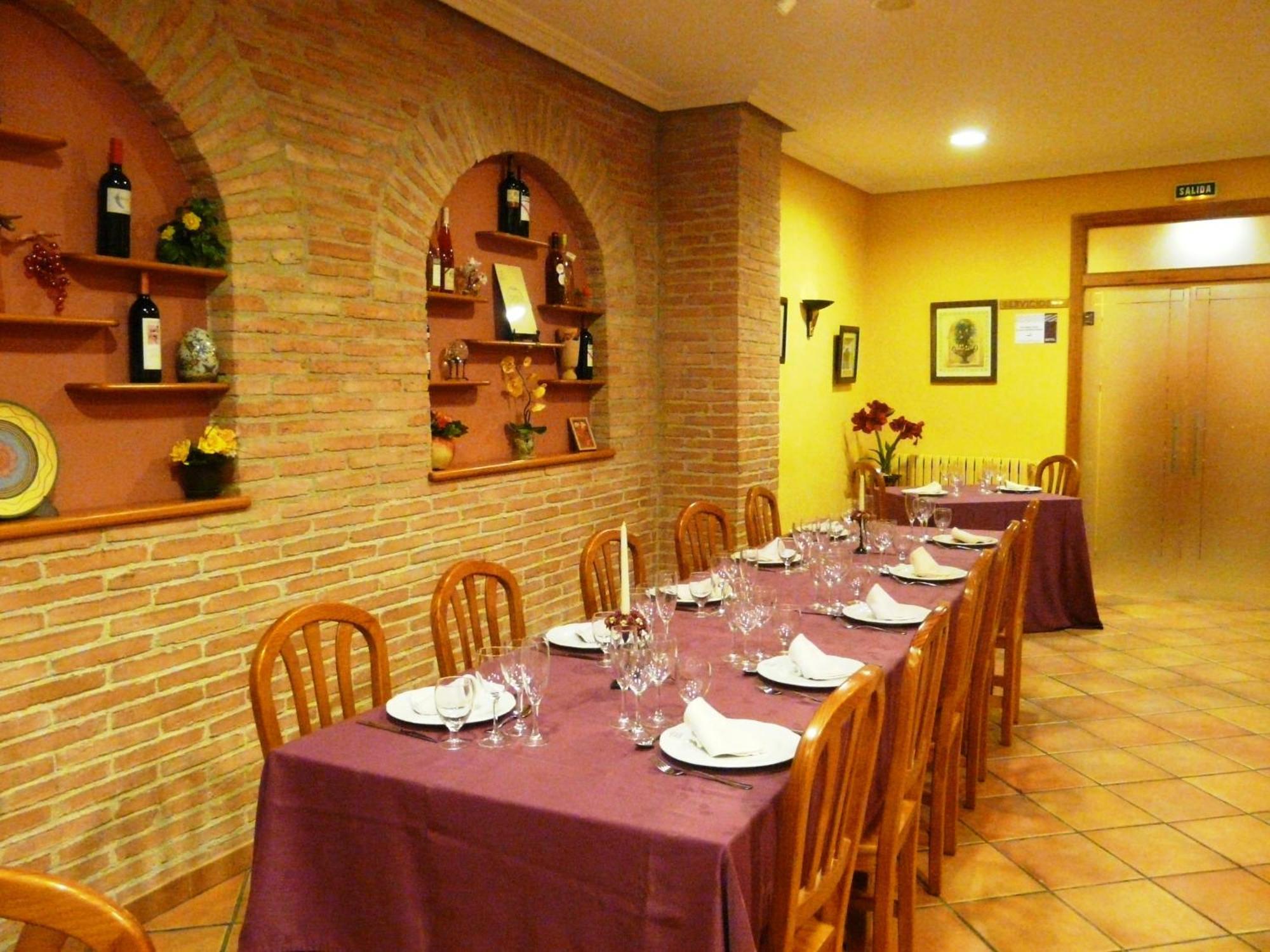 Hostal Rural Casa Castro Alberuela de la Liena Esterno foto