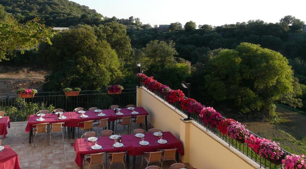 Hostal Rural Casa Castro Alberuela de la Liena Esterno foto